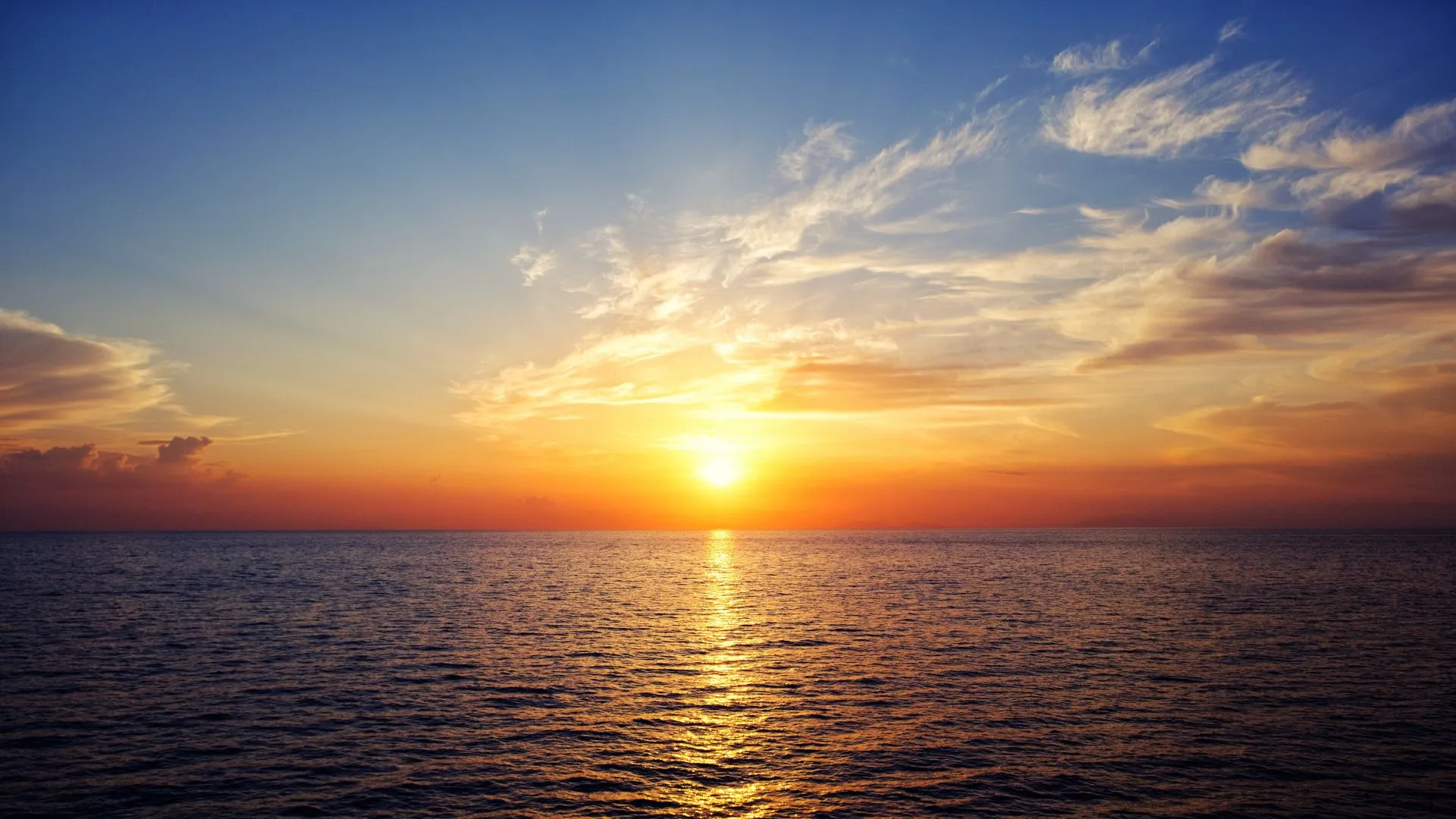 Sunrise over a calm sea illustrating The Divorce Surgery pre-nuptial agreement service and a hopeful fresh start.